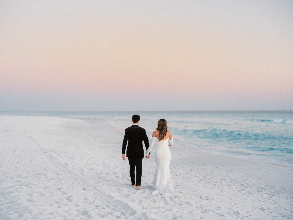 bride and groom sunset romantic photos